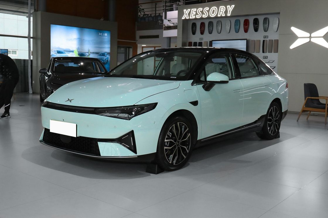 450KM Electric Vehicles Car New Energy Xpeng P5 Everbright SUV 4 Airbags